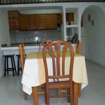 Sleeps 4 Wifi Villa